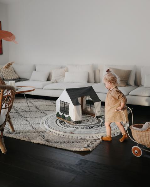 ELODIE Snuggle House